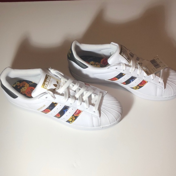 NEW Adidas superstars - Picture 3 of 8